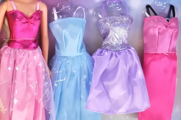 Лялька WG279 з гардеробом, в коробці р.45x5x32 см YG Toys купити недорого в Україні, фото 4