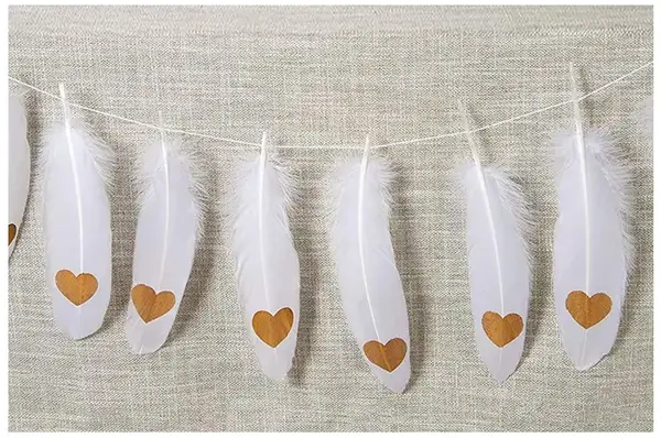 Гірлянда з пір'я з напиленням, "Серця золоті", в уп (1 шт) купити