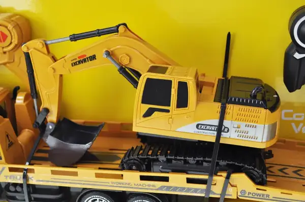 Автовоз на радіокеруванні 710-A2 акумулятор, в коробці р.58x12x24 см YG Toys купити недорого в Україні, фото 2