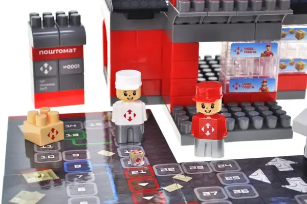 Конструктор блочний QB300-007 "Block&Steps: НОВА ПОШТА. Центральне відділення" + ходилка і гра 3в1, 91дет. qbee купити недорого в Україні, фото 10