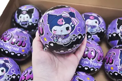 Лялька герой Куромі в кулі 9.5см, 12штук, ціна за 1 штуку SK35-17 купити