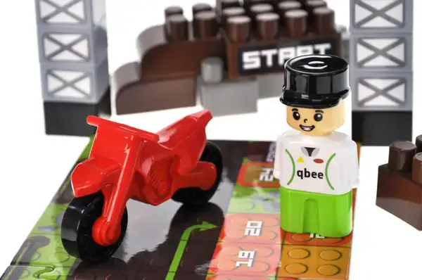 Конструктор блочний QB300-103 "Block&Steps: Мототрек" + ходилка і меморі гра 3в1, 40дет. qbee купити недорого в Україні, фото 3