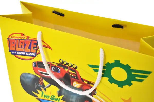 Пакет паперовий M QB004-103 "Блиск і диво-машини" р.27x33x11 см qbee купити недорого в Україні, фото 3