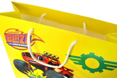 Пакет паперовий L QB004-203 "Блиск і диво-машини" р.31x42x12 см qbee купити