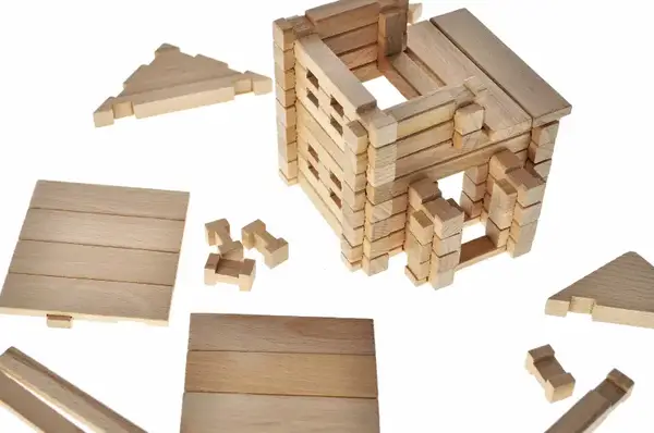 Конструктор дерев'яний QB700-004 "Будиночок з гаражем" 75 дет. Qbee купити недорого в Україні, фото 4