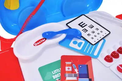 Лікарський набір зі столиком BX53 e валізі р.24x11,5x22см купити