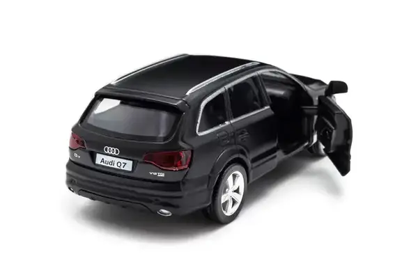 Автомодель 250433U AUDI Q7 V12 чорний TECHNODRIVE купити недорого в Україні, фото 6
