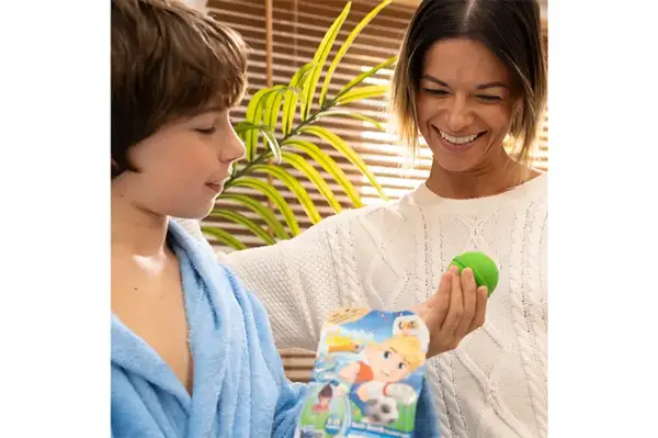 Ароматна бомбочка для ванни з іграшкою Inkee - ФУТБОЛ (у диспл., в асорт.) 40164 INKEE купити недорого в Україні, фото 2