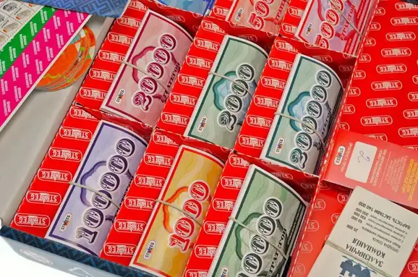 Настільна гра "Монополія України" 7008 STRATEG купити недорого в Україні, фото 2