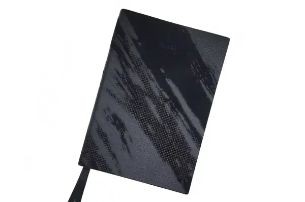 Щоденник А5 недатований Yes "Magnific" м'який 320 стор. чорний УФ-лак купити