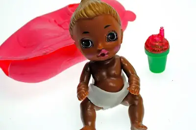 Чарівний сюрприз з лялькою в коробці 35110 р.15,5*10,5*5см. купити