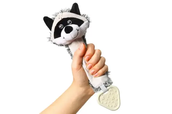 Брязкальце 746 "Єнот Рокі" з пищалкою р.25x8 см BabyOno купити недорого в Україні, фото 4