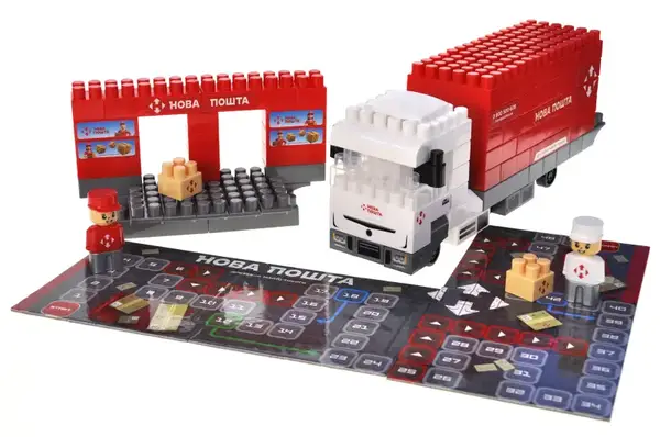 Конструктор блочний QB300-207 "Block&Steps: НОВА ПОШТА. Вантажівка Мрії" + ходилка і гра 3в1, 129дет. qbee купити недорого в Україні, фото 6