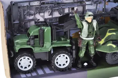 Машина 7-3 військова з набором, в коробці р.35,5x10x14 см YG Toys купити