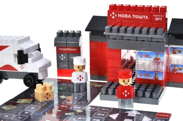 Конструктор блочний QB300-007 "Block&Steps: НОВА ПОШТА. Центральне відділення" + ходилка і гра 3в1, 91дет. qbee купити недорого в Україні, фото 9
