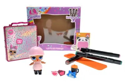 Лялька герой зі скетч-маркерами в коробці EY2412 р.18*16,5*6,5см купити