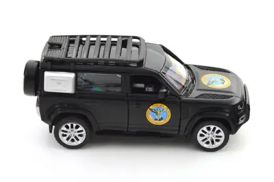 Машина 250364M "LAND ROVER DEFENDER 110 Шеврони Героїв ГУР МО" TECHNODRIVE купити