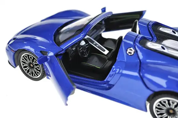 Машина металічна 68243A "Автопром",1:24 Porsche 918 Spyder, батарейки світло, звук, відкриваються двері, капот, коробка 25*12,5*10 см купити недорого в Україні, фото 2