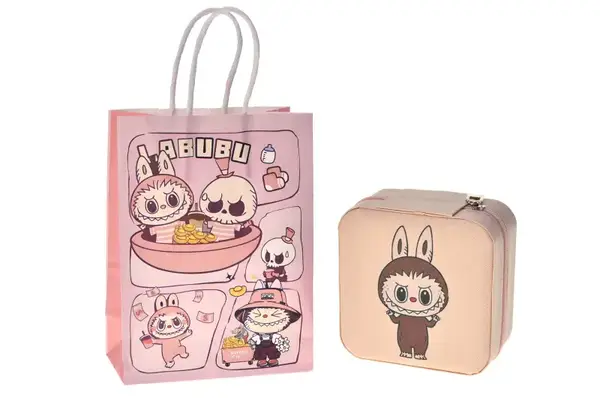 Біжетерія дитяча 458-3 питу пандора Лабубу,шарми,підвіски,2 браслети,шнурок-підвіска,в саквояжі р.9,5x9.5x5см купити недорого в Україні, фото 5