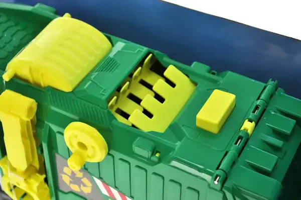 Машина сміттєвоз RJ2819 інерційна, озвучена, зі світлом, в коробці YG Toys купити недорого в Україні, фото 4