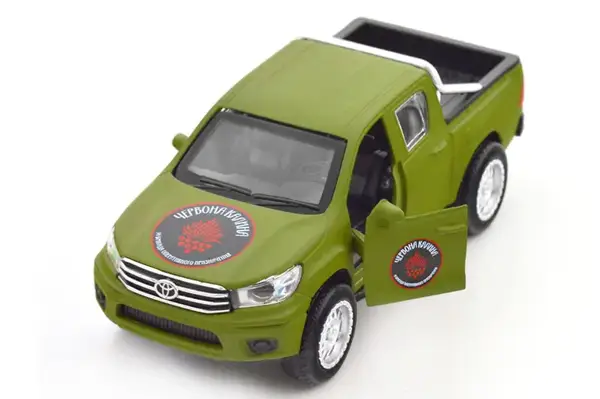 Автомодель серії Шеврони Героїв – TOYOTA HILUX – ЧЕРВОНА КАЛИНА купити недорого в Україні, фото 3